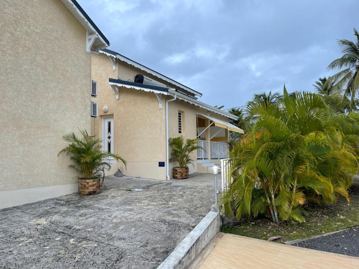 Les Villas Sarah Le Moule Exterior foto