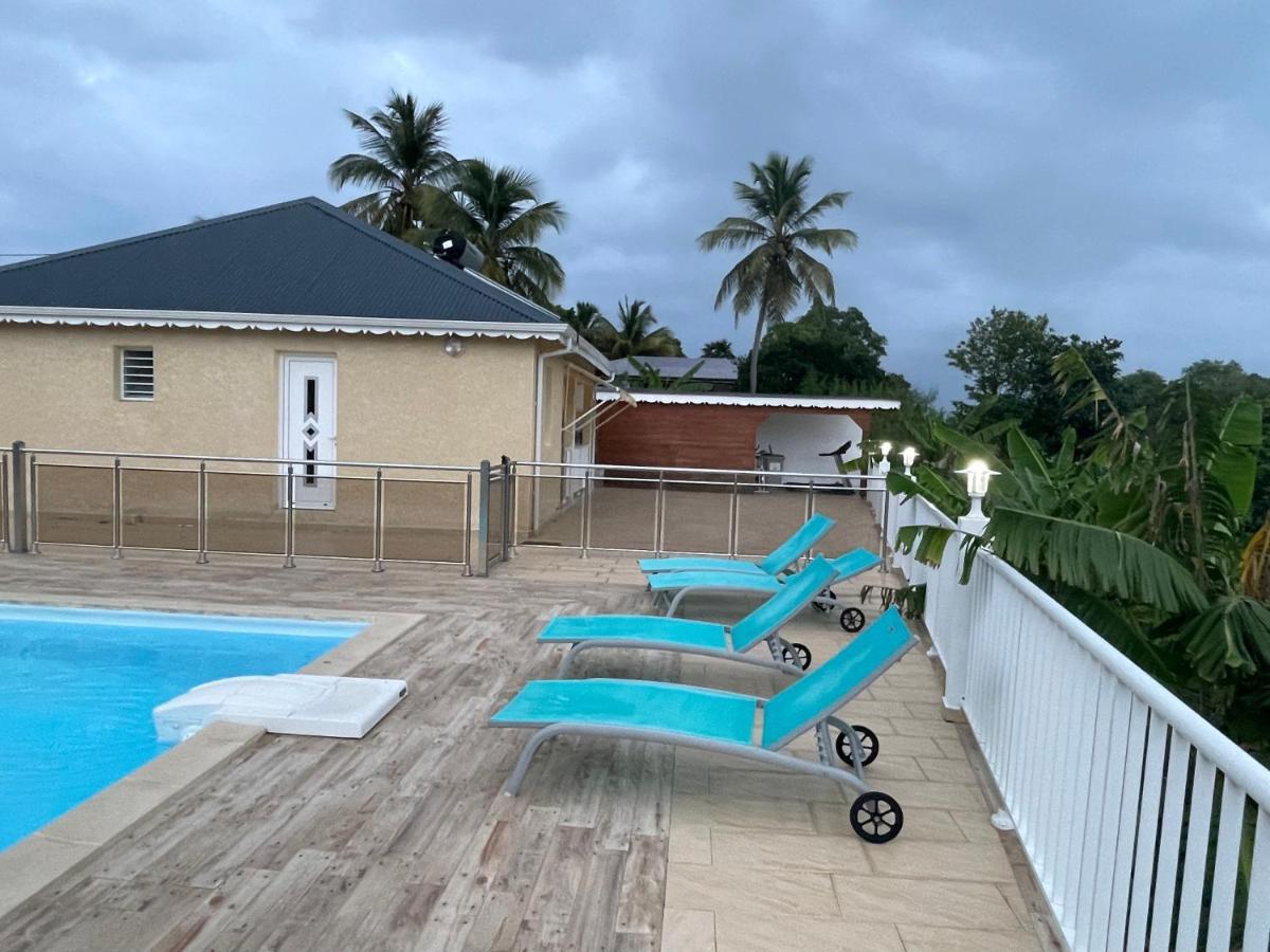 Les Villas Sarah Le Moule Exterior foto