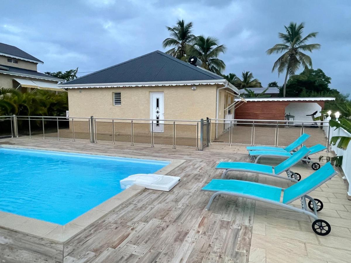 Les Villas Sarah Le Moule Exterior foto
